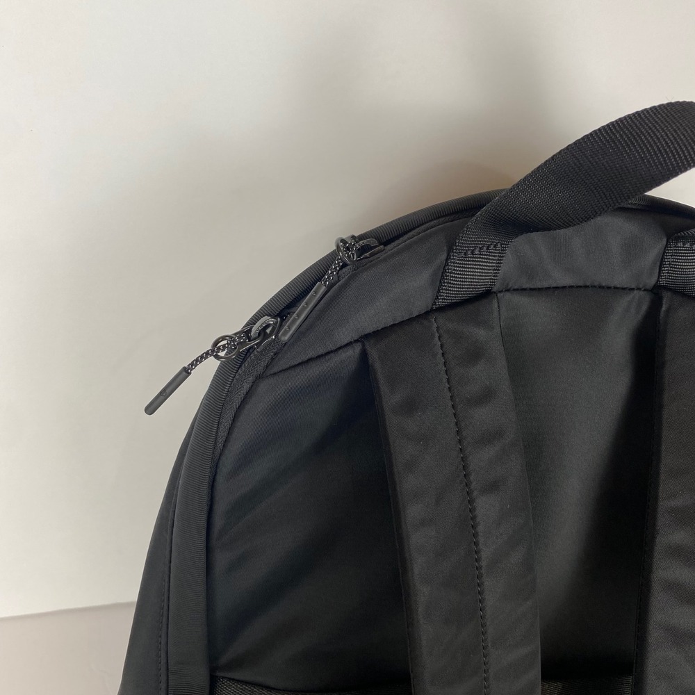 Lululemon City Adventure Backpack Black 20L - Picture 7 of 11